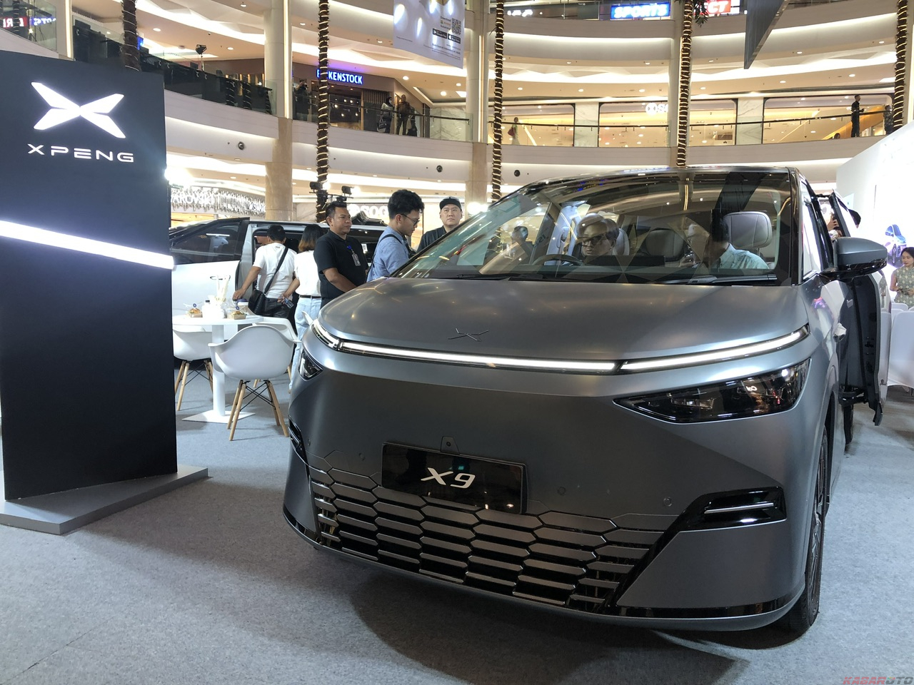 Harga Xpeng X9 terbaru September 2026