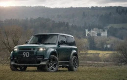 Land Rover Defender 90 P300 SE Hasil Garap Ulang, Tampilan Lebih Segar 