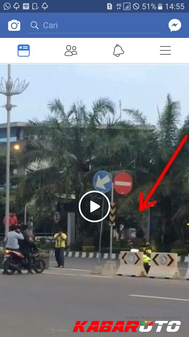 Aksi Kocak Polisi Tilang Pengendara Motor