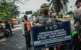 Batasi Aktivitas Warga Masuk Jakarta, 'Dikunci'