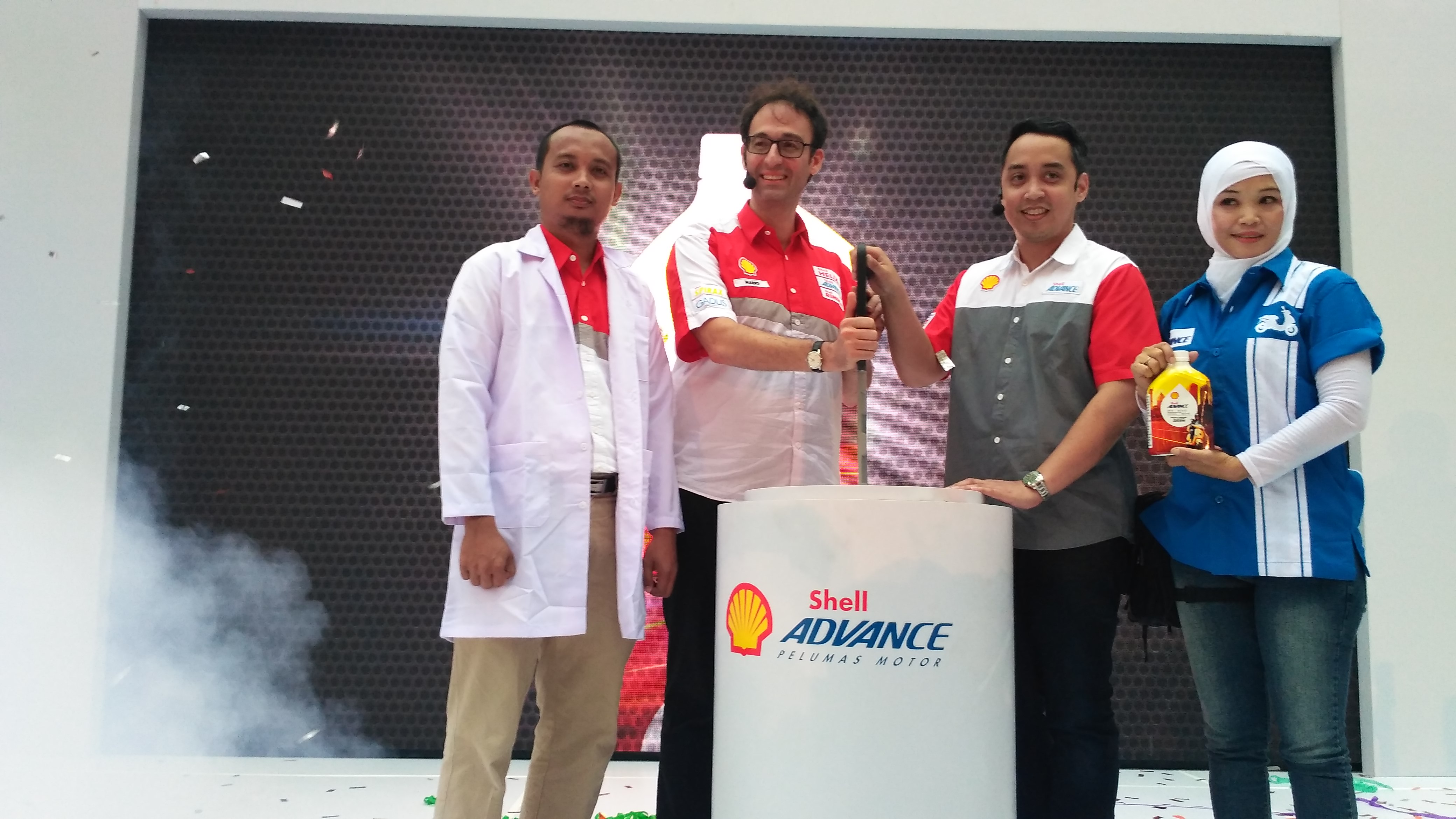 Shell Lubricants Indonesia Hadirkan Pelumas Khusus Mesin Motor Skuter Matic (skutik)