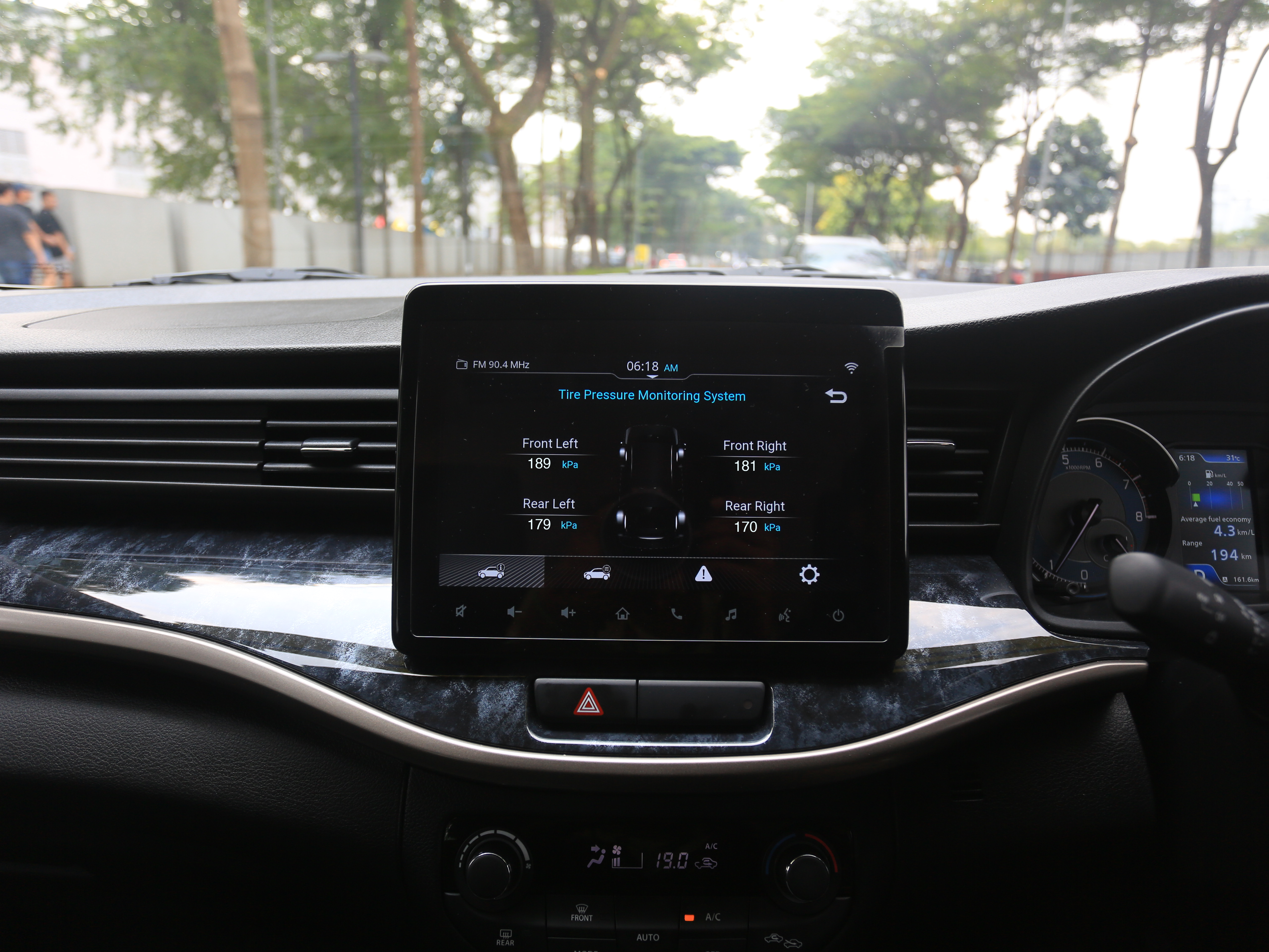 TPMS Suzuki XL7 New Alpha Hybrid, Ini Manfaat Fiturnya