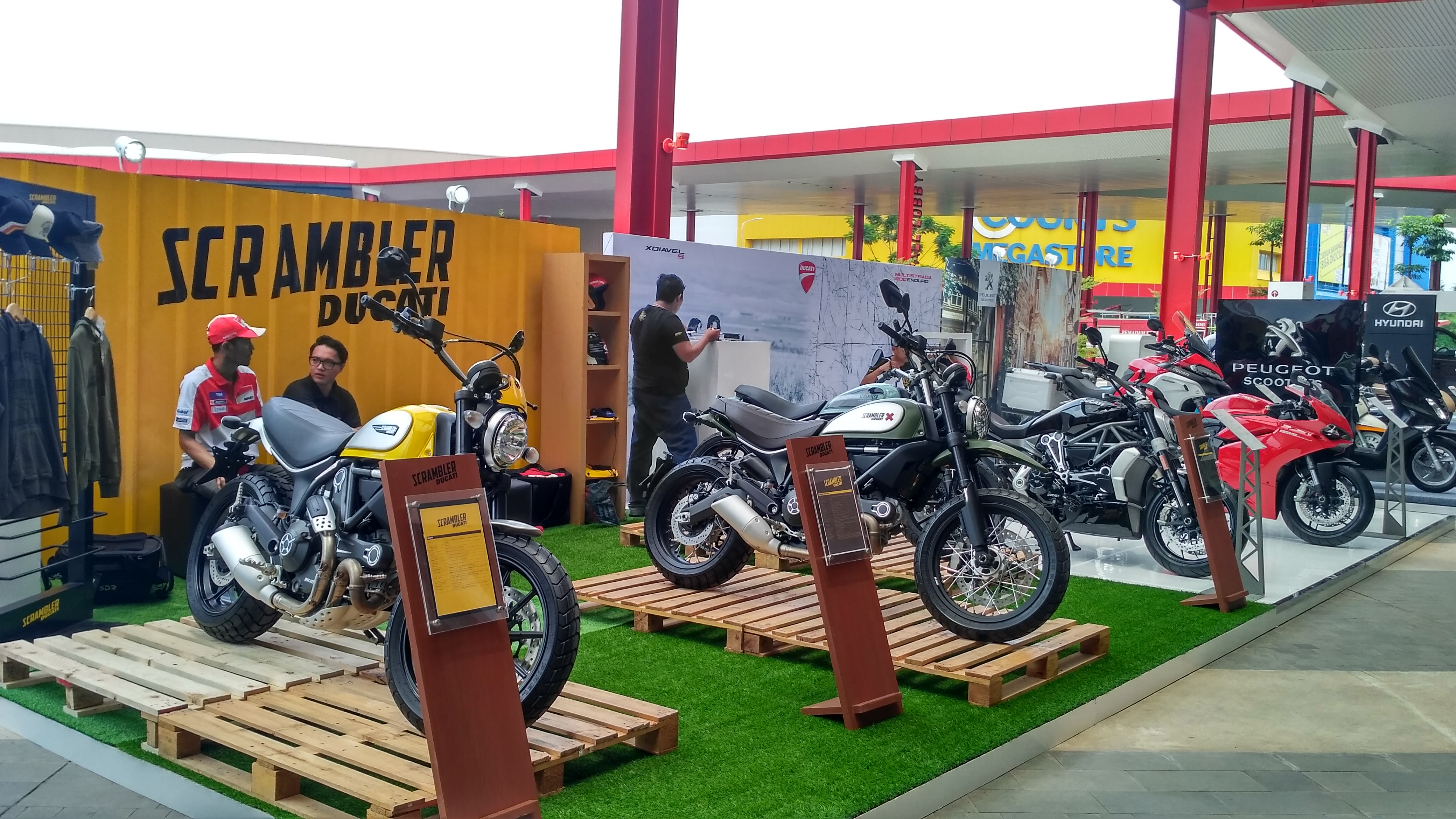 Motor Ducati Ikut Ramaikan Indonesia Autovaganza