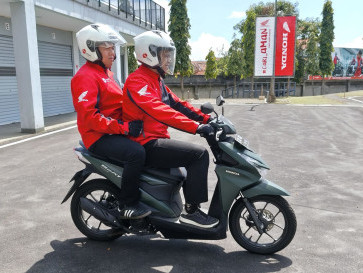 Boncengers Mudik Lebaran Dilarang Pegangan Behel Motor, Ini Alasannya