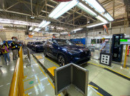 Toyota Cetak Sejarah Produksi 300 Juta Unit Mobil Secara Global