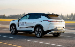 Lynk & Co 08 Pecahkan Rekor Dunia Guinness, SUV PHEV dengan Jarak Tempuh Listrik Terjauh