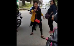 Viral Video Emak-emak Ribut di Jalan Akibat Kendaraan Senggolan