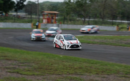 Toyota Gazoo Racing Duduki Podium Balap ISSOM Seri-4