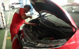 Masuki New Normal, Ini Cara Mengecek Oli Mesin Mobil