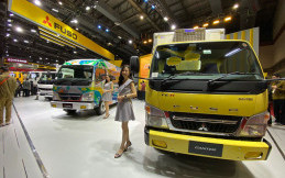 Mitsubishi Fuso Tampilkan Lima Produk Andalan di GIICOMVEC 2024