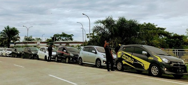 Komunitas AASD dan FCOC Padang Bergandeng Tangan Berbagi Sembako