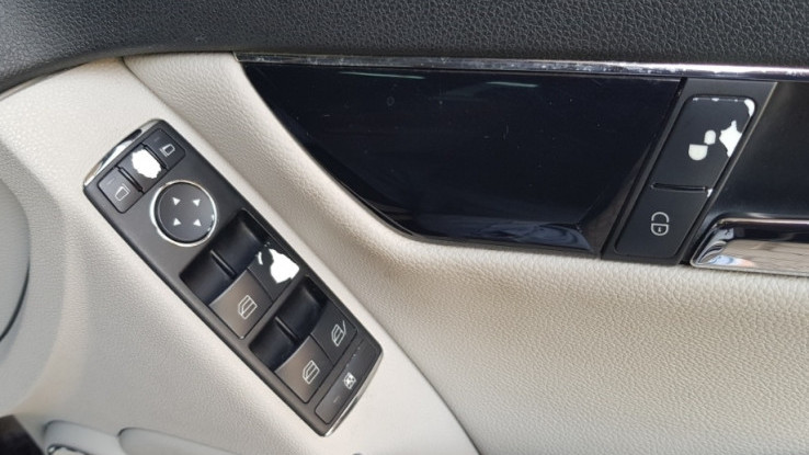 Cara Rawat Panel Button Agar Tak Hilang Termakan Usia