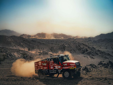 Profil Truk Iveco Powerstar Team De Rooy di Rally Dakar 2026