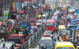 Tips Nyaman Kendarai Motor Matik di Kemacetan