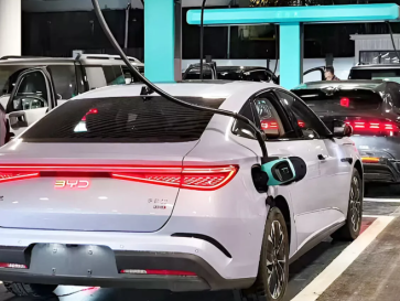 Seperti Pompa Bensin Modern, BYD Perkenalkan Teknologi Pengisian Daya Tercepat di Dunia