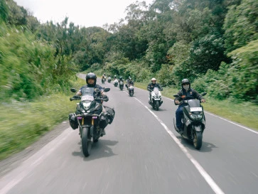 Komunitas Riders Jelajahi Danau Toba, Nikmati Alam dan Budaya Samosir