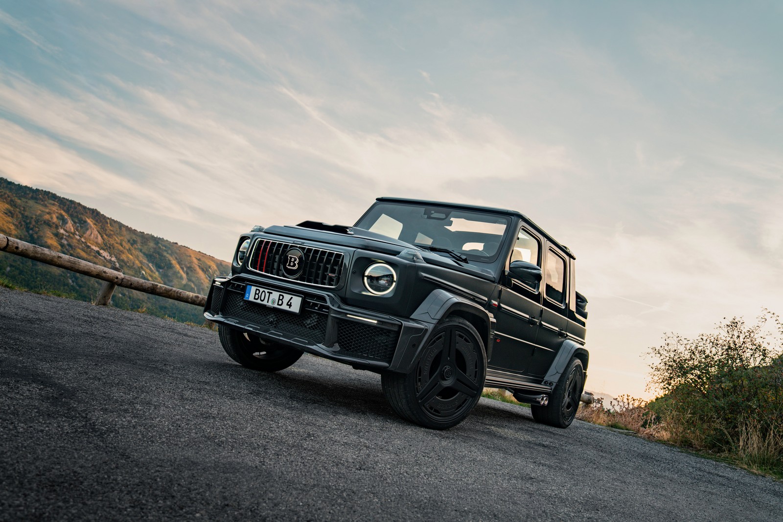 Brabus 900 Rocket Edition Cabrio, Monster SUV Atap Terbuka