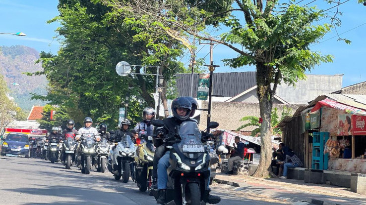 Bikers Skutik 160cc Nikmati Akhir Pekan Touring ke Ciwidey