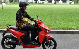 Motor Gesits Bertanda Tangan Presiden Jokowi akan Dilelang dalam Konser Amal