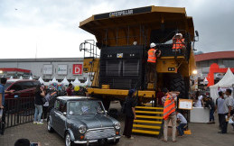 Galeri Foto Truk Raksasa Caterpillar 777 E di Telkomsel IIMS 2019