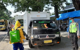 Ketat, Kendaraan Masuk Kabupaten Jepara Wajib Disemprot Disinfektan