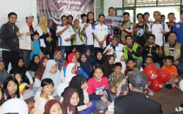 Dompet Dhuafa Gandeng Komunitas Mobil dan Motor Gelar Taman Bacaan di Jonggol