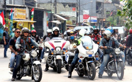 Para Bikers Ini Bangun Rumah untuk Lansia dan Anak Jalanan 