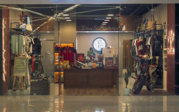 Deus Ex Machina Kota Kasablanka, Referensi Tempat Belanja Kebutuhan Bikers di Jakarta