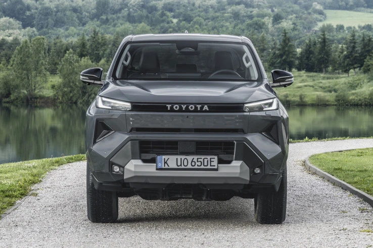 Toyota Hilux BEV Andalkan Sistem MTS dan Ketangguhan Baterai
