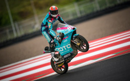 MForce Indonesia Gelar Nobar, Carlos Tatay Raih Podium Ketiga Moto3 Mandalika