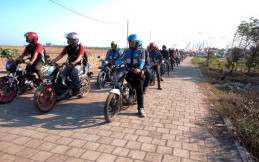 Pandemi Covid-19, Klub Suzuki Satria Bagikan Hand Sanitizer 