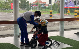 Bikers, Bonceng Anak ke Sekolah Ada Aturannya Lho!