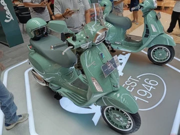 Vespa Sprint Edisi 80 Tahun Terbaru, Intip Galerinya