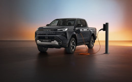 Toyota Hilux EV Resmi Diluncurkan, Pasar Indonesia Menyusul Tahun 2026