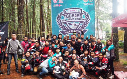 Keseruan Tourgab 4 AHC All Java Region Menikmati Kesejukan Hutan Pinus di Majalengka
