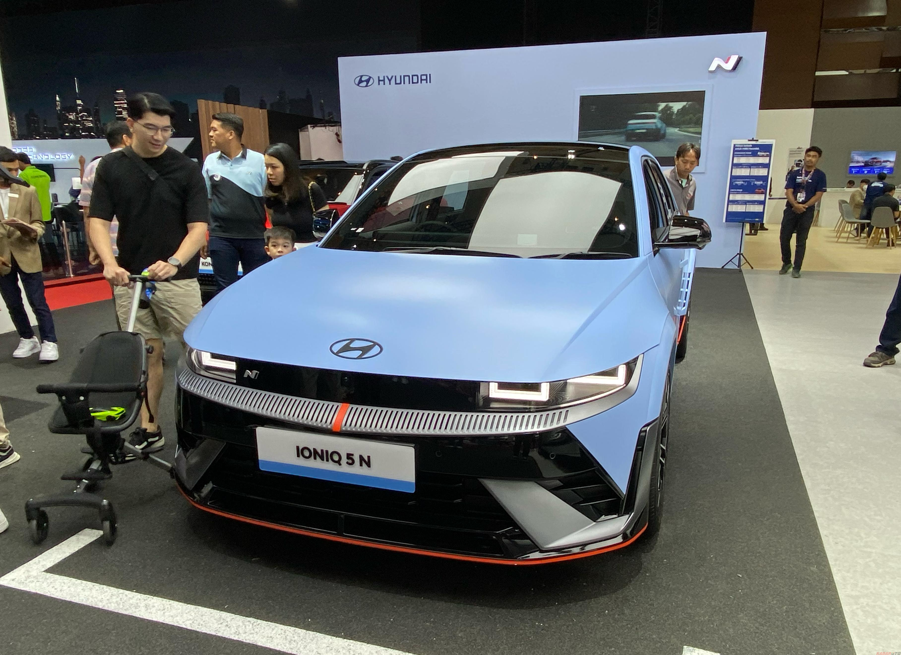Mobil Listrik Termahal di IIMS 2025, Harga Tembus Miliaran Rupiah Kaum Mendang-mending Minggir Dulu
