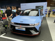 Mobil Listrik Termahal di IIMS 2025, Harga Tembus Miliaran Rupiah Kaum Mendang-mending Minggir Dulu