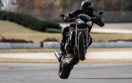Triumph Speed Triple 1200 RS, Masih Bisa Jinak!