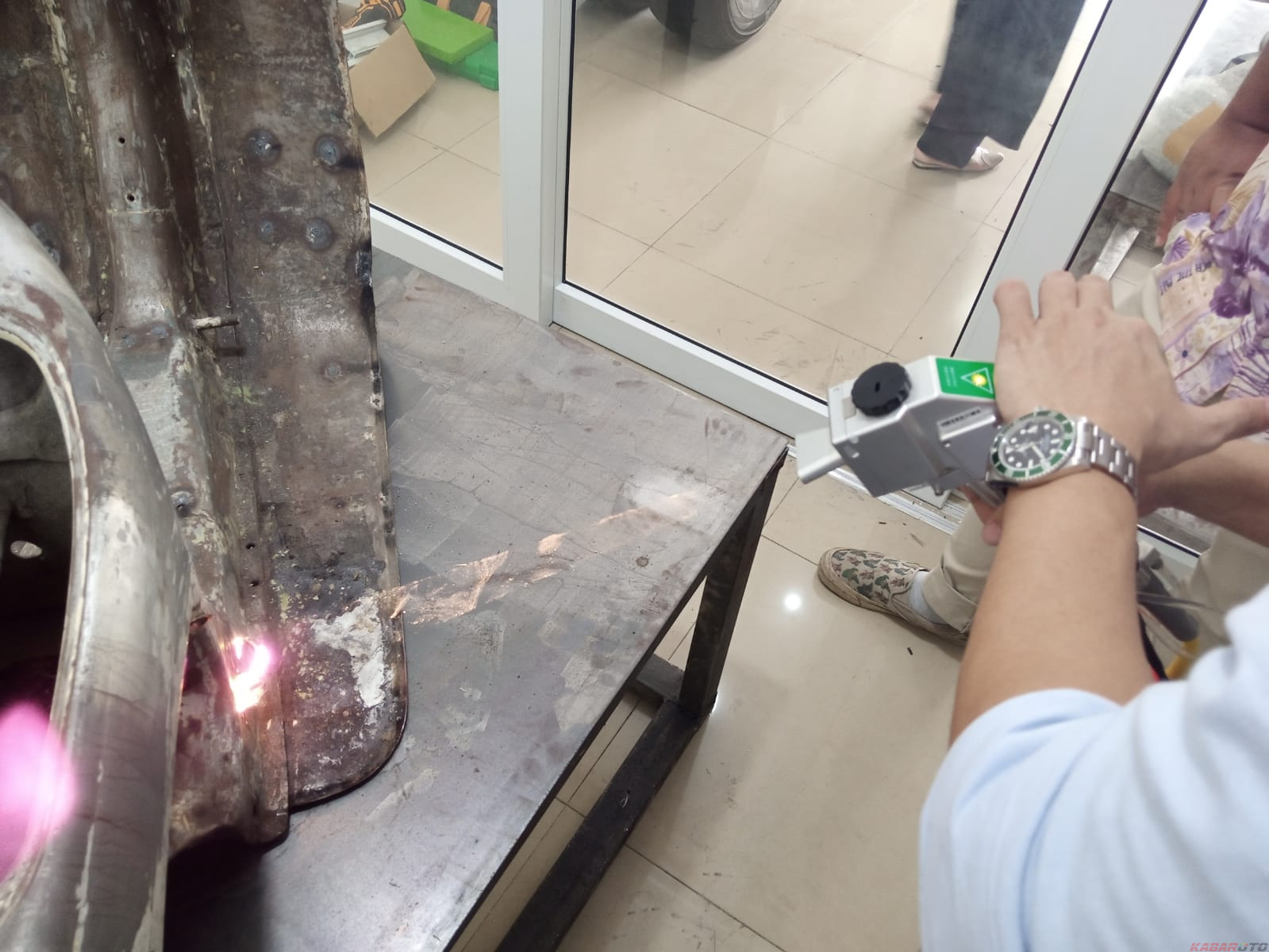 Laser Painting Indonesia Bawa Teknologi Canggih Pengecatan Bodi Sepeda Motor