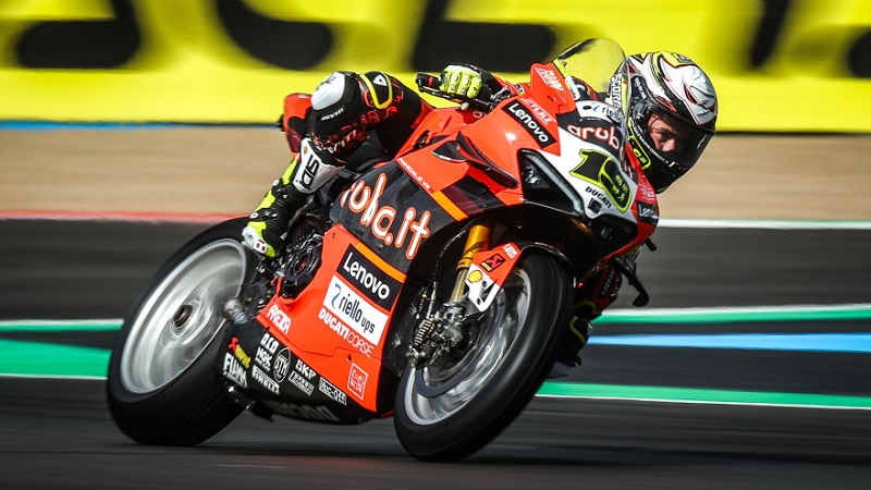 WSBK Prancis 2022 : Alvaro Bautista Raih Kemenangan, Jonathan Rea dan Toprak Razgatlioglu Kecelakaan