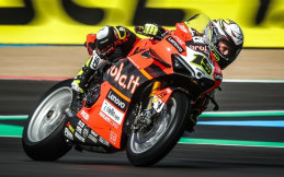 WSBK Prancis 2022 : Alvaro Bautista Raih Kemenangan, Jonathan Rea dan Toprak Razgatlioglu Kecelakaan