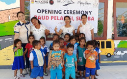 Top 1, McLaren Club Indonesia, dan Merry Riana Kolaborasi Bangun PAUD di Sumba