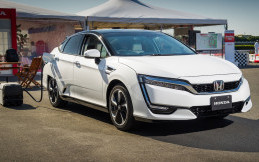 Honda Clarity Fuel Cell Bakal Jadi Taksi di Jepang