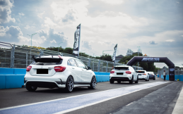 Gelar Track Day di Jakata E-Prix Circuit, AMG Club Indonesia Ajak Anak Panti Asuhan 