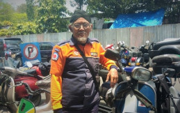Mbah Budi, Kakek 70 Tahun Riding Cilacap - Yogyakarta Pakai Vespa