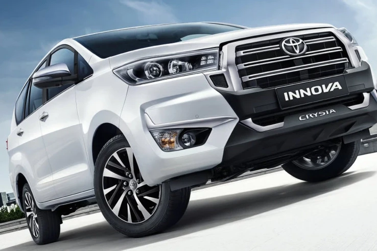 Cara New Toyota Innova Crysta Meraih Hati Pencinta MPV di India