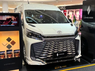Toyota HiAce Premio Disulap Lombardi Jadi 