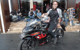 Komentar Bebi Chika Lady Biker R15 Tentang Suzuki GSX-R150