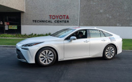 Toyota Mirai Raih Guinness World Record Sekali Isi Tempuh 1.359 Km