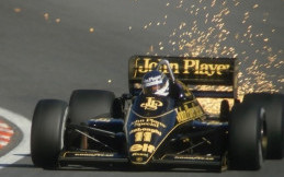 Mantan Pembalap F1 Johnny Dumfries Tutup Usia